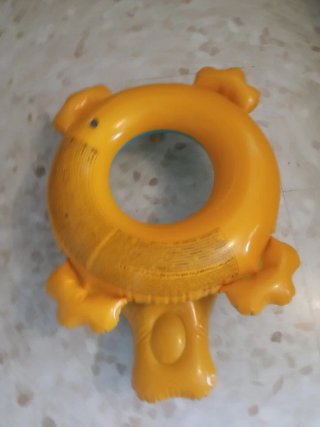 Flotador infantil cocodrilo azul
