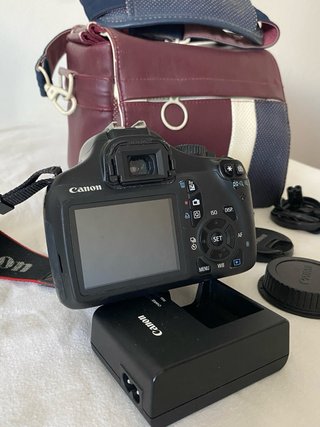 Canon 1100D + funda de regalo