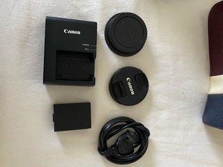 Canon 1100D + funda de regalo