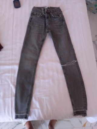 Pantalones vaqueros desgastados