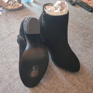 Botines negros sin estrenar