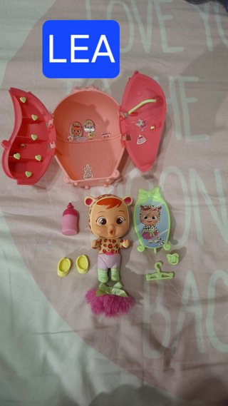 Bebé Llorón Lea con todos los accesorios