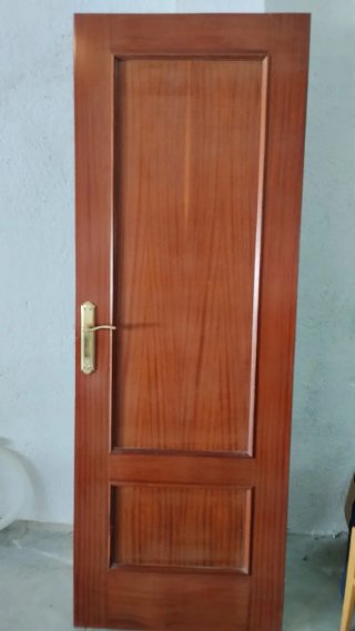Puerta de interior de madera
