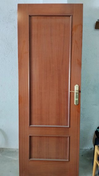Puerta de interior de madera