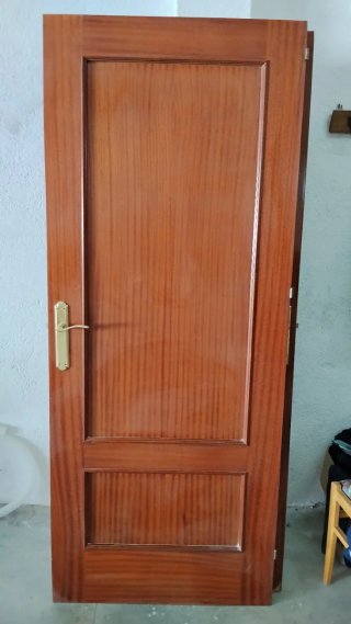 Puerta de interior de madera