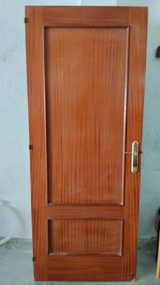 Puerta de interior de madera