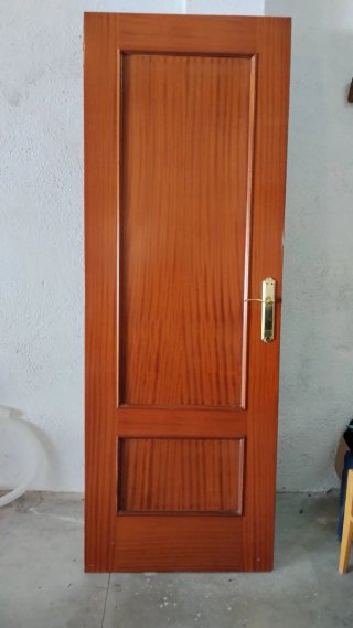 Puerta de interior de madera