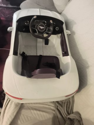 Coche eléctrico infantil blanco
