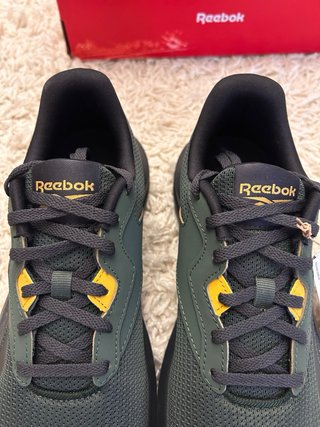 Reebok Talla 40 (25.5 cm) Nuevas