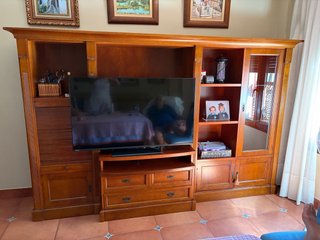 Mueble de madera maciza de cerezo, en cordoba