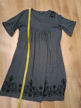 Vestido Natura gris bordado negro Talla XL