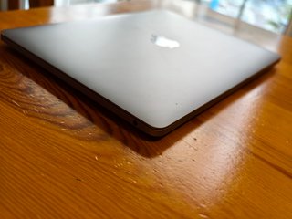 MacBook Pro M2 16GB RAM Argento