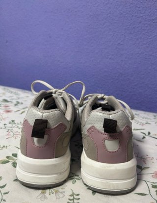 Zapatillas Pull&Bear grises y rosas