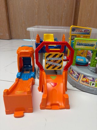 Lote VTech Tut Tut Bolides Garaje + 6 coches