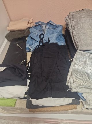 Lote de ropa nueva y también muy buen estado