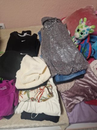 Lote de ropa nueva y también muy buen estado