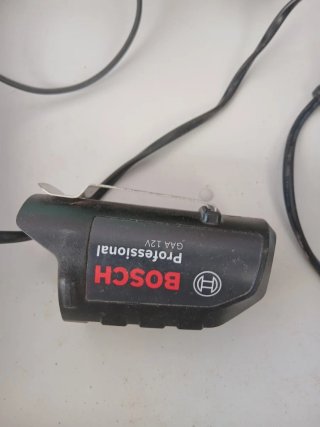 Cargador Bosch GAL 1230 CV y 2 baterías