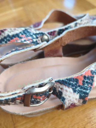 Sandalias