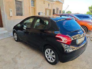Peugeot 208 2013
