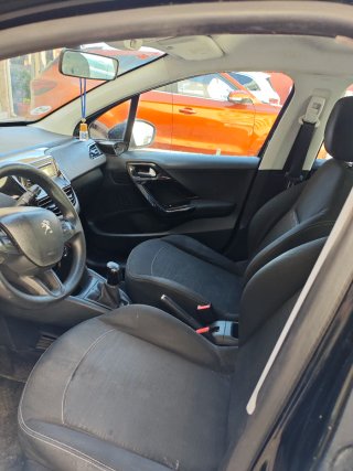 Peugeot 208 2013