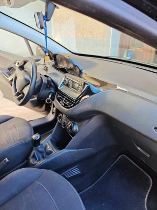 Peugeot 208 2013
