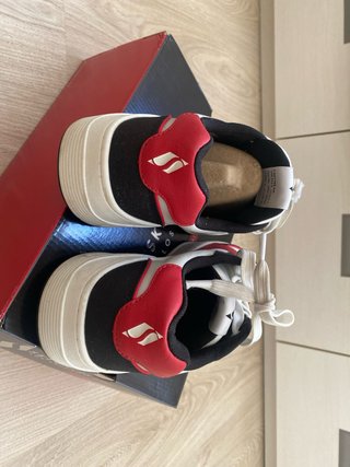Zapatillas Skechers Retro Rojas y Blancas