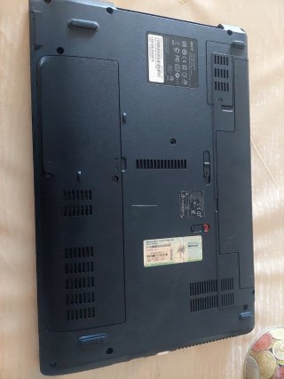 Portátil Acer Aspire 5551G