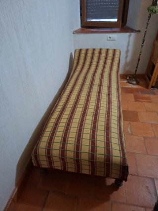 Diván antiguo de muelles