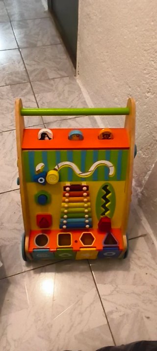 Andador de madera para bebés