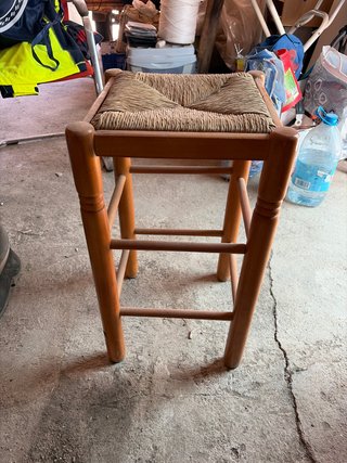 Sgabello alto in legno