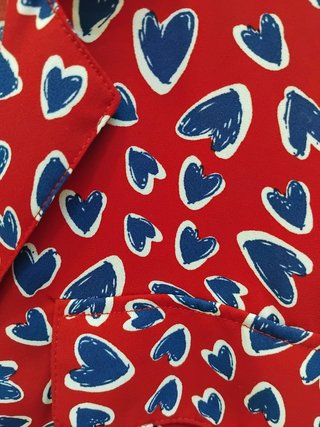 Camiseta Cortefiel Estampado Corazones