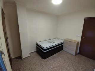 HABITACIONES EN ALQUILER EN ALBATERA – 275 €/MES ?