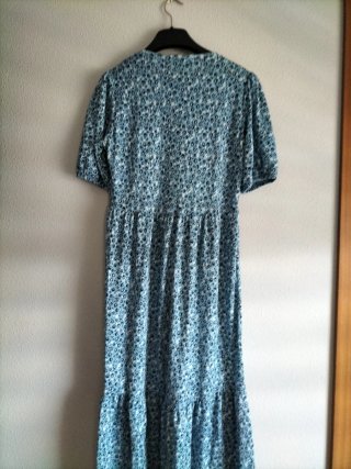 Vestido largo floral azul y blanco