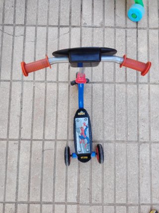 Patinete infantil Spider-Man 3 ruedas