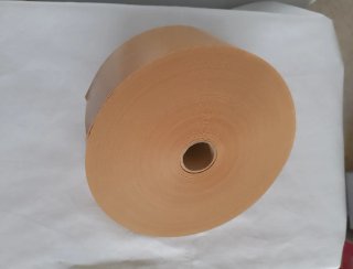 Rollo de papel engomado