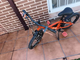 Bicicleta infantil naranja 16 Decathlon