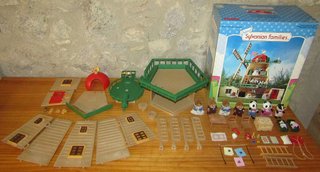 SYLVANIAN FAMILIES OLD MILL + EXTRAS. NUEVO.