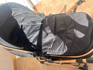 Cochecito bebé convertible con maxicosi