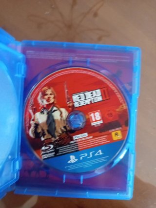Red Dead Redemption 2 y Star Wars Squadrons PS4