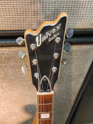 Univox Custom 1971 Sunburst Guitarra