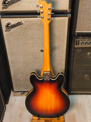 Univox Custom 1971 Sunburst Guitarra