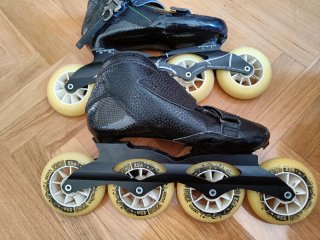 Patines en linea de velocidad/competicion.