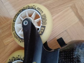 Patines en linea de velocidad/competicion.