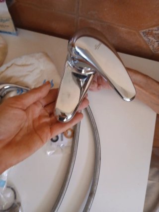 3 Rubinetti BUADES. Bagno doccia, bidet, lavandino.