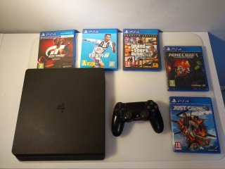 Consola PS4 Negra + Mando y 5 Juegos