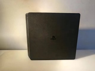 Consola PS4 Negra + Mando y 5 Juegos