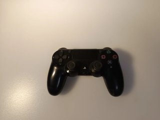 Consola PS4 Negra + Mando y 5 Juegos