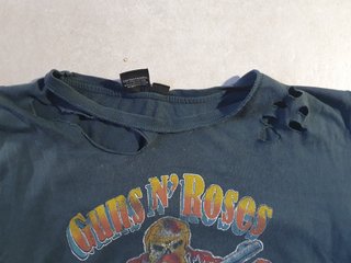 Camiseta Guns N' Roses Rota Talla Chica
