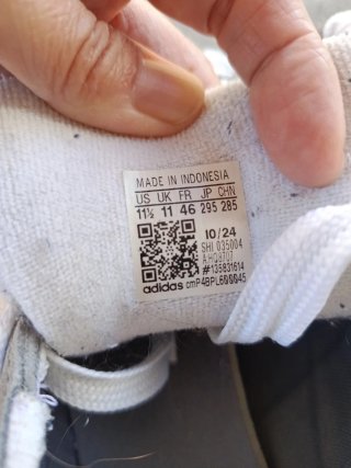 Zapatillas Adidas Grises y Blancas