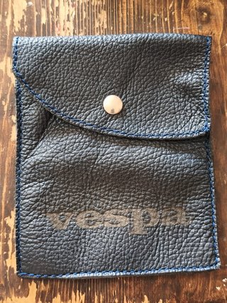 Portadocumenti Vespa blu in pelle
